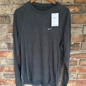 Nike Men's Medium Therma-Fit ADV Wool Blend Long-Sleeve Running Shirt FZ1125-010